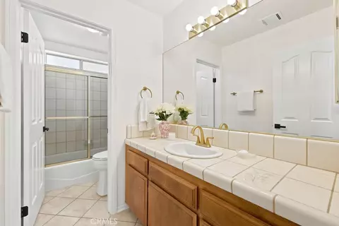 Bath - 18668 Kamana Rd, Apple Valley, CA 92307 photo 1 of 6