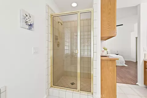 Bath - 18668 Kamana Rd, Apple Valley, CA 92307 photo 5 of 6