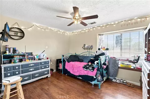 Bedroom - 14367 Flathead, Apple Valley, CA 92307 photo 3 of 7