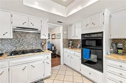 Kitchen - 14367 Flathead, Apple Valley, CA 92307 photo 6 of 6