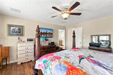 Bedroom - 14367 Flathead, Apple Valley, CA 92307 photo 2 of 7