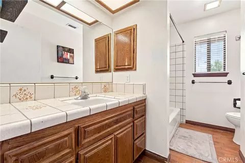 Bath - 14367 Flathead, Apple Valley, CA 92307 photo 5 of 6