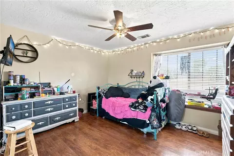 Bedroom - 14367 Flathead, Apple Valley, CA 92307 photo 3 of 7