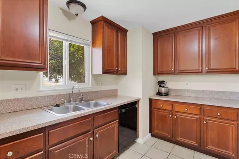 Kitchen - 11931 Puye, Apple Valley, CA 92308 photo 3 of 6