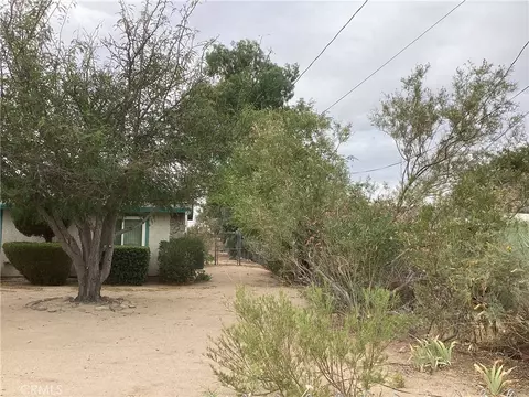 Exterior - 14556 Mojave St, Hesperia, CA 92345 photo 4 of 14