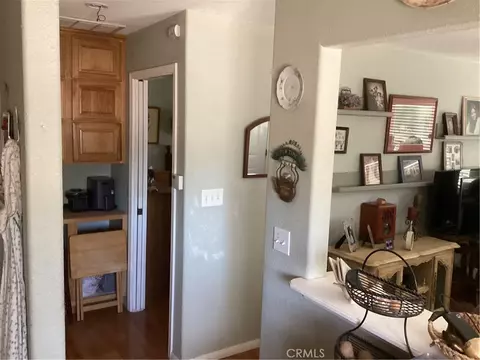 Entry Way - 14556 Mojave St, Hesperia, CA 92345 photo 5 of 6