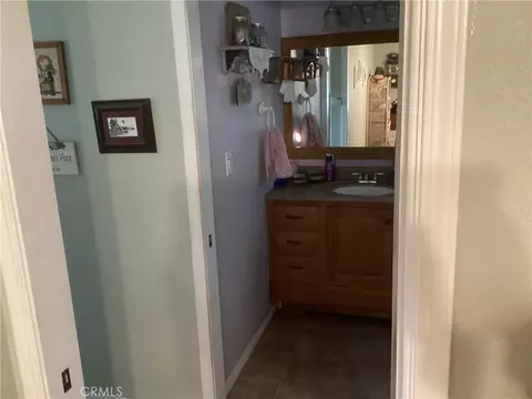 Bath - 14556 Mojave St, Hesperia, CA 92345 photo 5 of 7