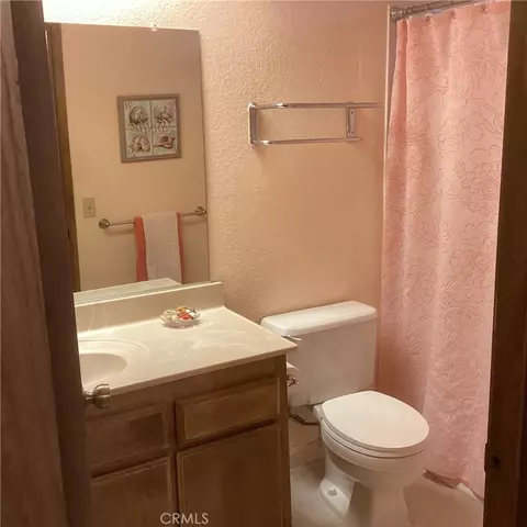 Bath - 14556 Mojave St, Hesperia, CA 92345 photo 2 of 7