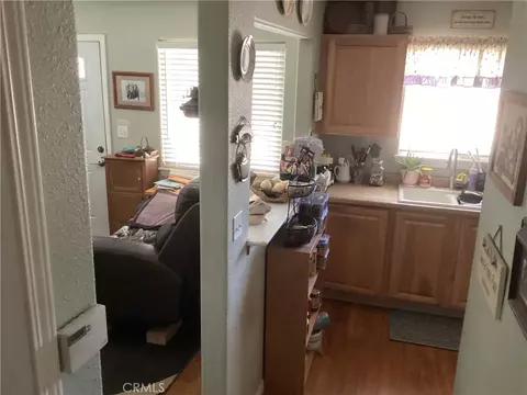 Entry Way - 14556 Mojave St, Hesperia, CA 92345 photo 4 of 6