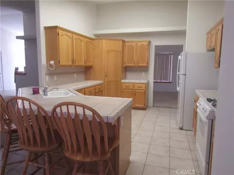 Kitchen - 20035 Symeron, Apple Valley, CA 92307 photo 3 of 5