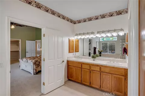 Bath - 6955 Oak View Ct, Oak Hills, CA 92344 photo 3 of 4