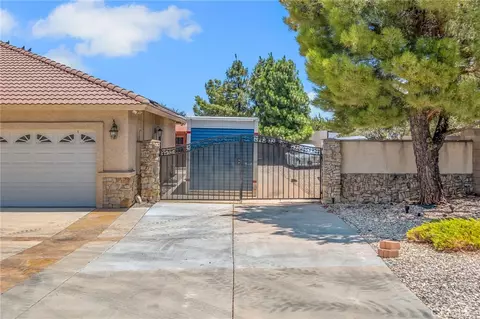 Exterior - 6955 Oak View Ct, Oak Hills, CA 92344 photo 7 of 8