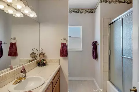 Bath - 6955 Oak View Ct, Oak Hills, CA 92344 photo 4 of 4