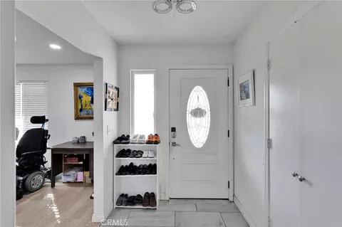 Entry Way - 14275 Gayhead, Apple Valley, CA 92307 photo 2 of 5