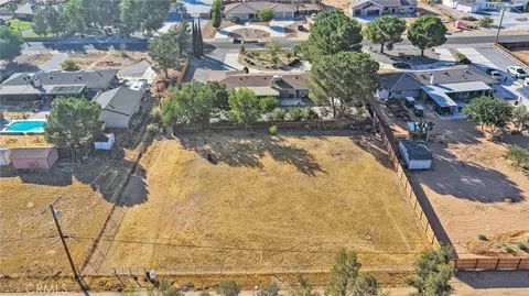 View/Area - 14275 Gayhead, Apple Valley, CA 92307 photo 5 of 11