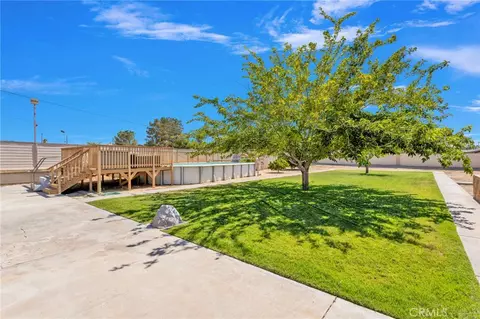 Exterior - 15011 Tuscola Rd, Apple Valley, CA 92307 photo 5 of 10