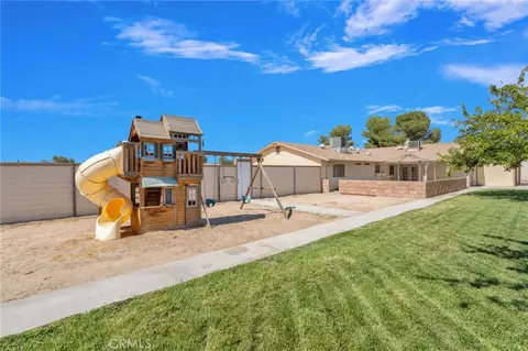 Exterior - 15011 Tuscola Rd, Apple Valley, CA 92307 photo 9 of 10