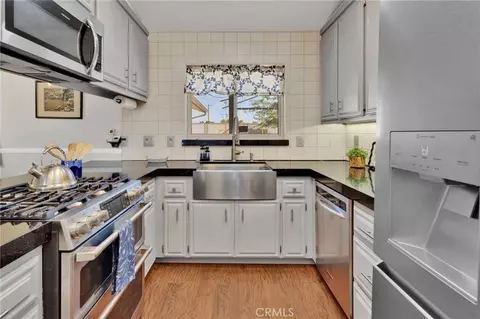 Kitchen - 15011 Tuscola Rd, Apple Valley, CA 92307 photo 2 of 3