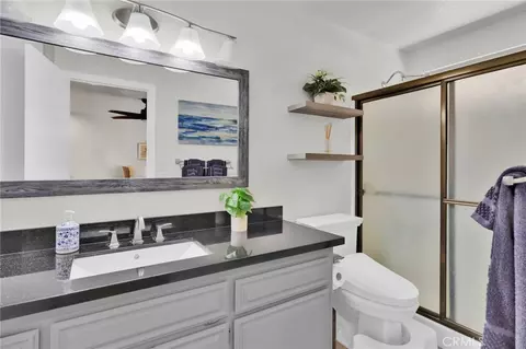 Bath - 15011 Tuscola Rd, Apple Valley, CA 92307 photo 2 of 4