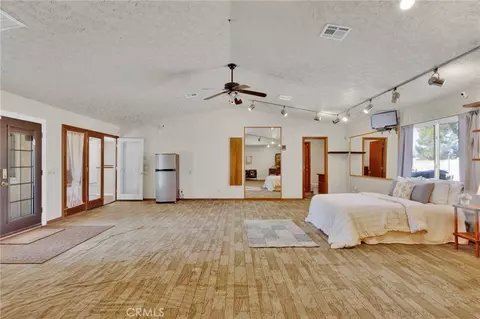 Bedroom - 15011 Tuscola Rd, Apple Valley, CA 92307 photo 7 of 7