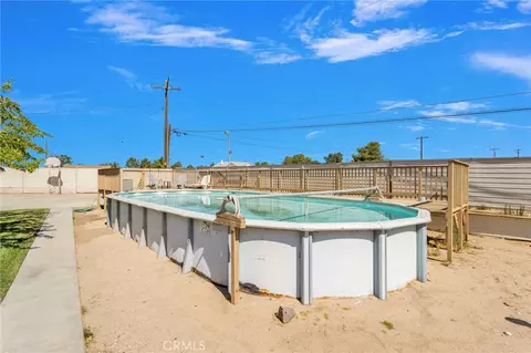Exterior - 15011 Tuscola Rd, Apple Valley, CA 92307 photo 7 of 10