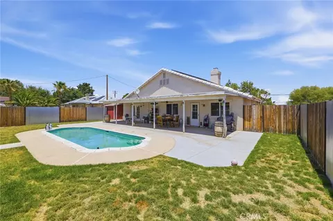 Exterior - 16089 Cactus St, Hesperia, CA 92345 photo 6 of 15