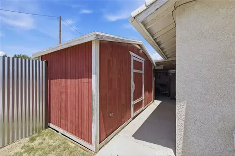 Exterior - 16089 Cactus St, Hesperia, CA 92345 photo 10 of 15