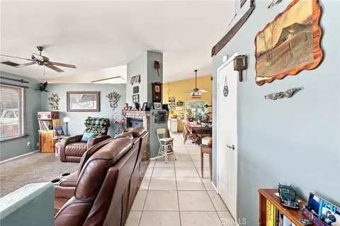 Entry Way - 16089 Cactus St, Hesperia, CA 92345 photo 1 of 2