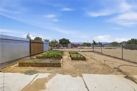 Exterior - 16089 Cactus St, Hesperia, CA 92345 photo 13 of 15