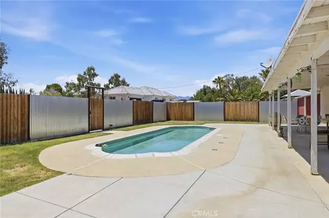 Exterior - 16089 Cactus St, Hesperia, CA 92345 photo 5 of 15