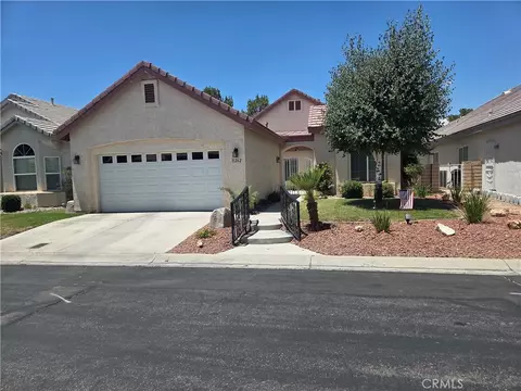 11262 Country Clb, Apple Valley, CA 92308