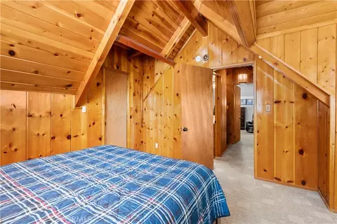 Bedroom - 1869 Twin Lks, Wrightwood, CA 92397 photo 5 of 6