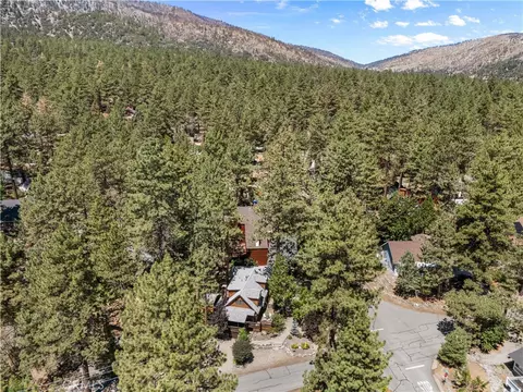 View/Area - 1869 Twin Lks, Wrightwood, CA 92397 photo 2 of 5