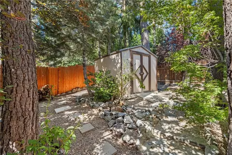 Exterior - 1869 Twin Lks, Wrightwood, CA 92397 photo 9 of 11