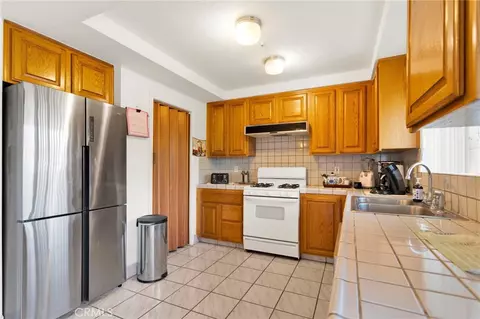 Kitchen - 7685 Hilton, Yucca Valley, CA 92284 photo 2 of 2