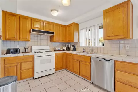Kitchen - 7685 Hilton, Yucca Valley, CA 92284 photo 1 of 2