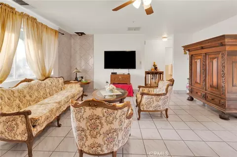 Living - 7685 Hilton, Yucca Valley, CA 92284 photo 2 of 2