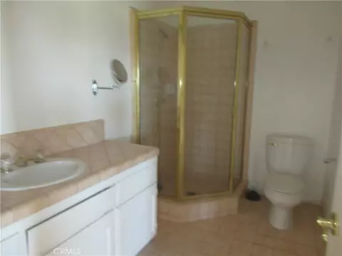 Bath - 16445 Koda Way, Apple Valley, CA 92307 photo 4 of 4