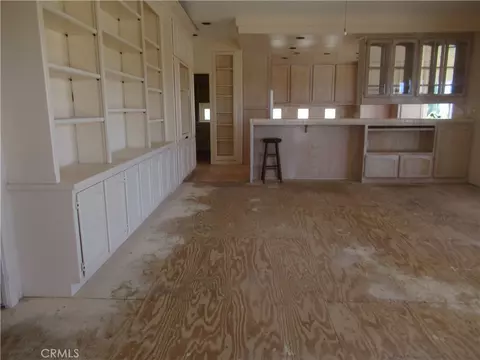 Living - 16445 Koda Way, Apple Valley, CA 92307 photo 3 of 6