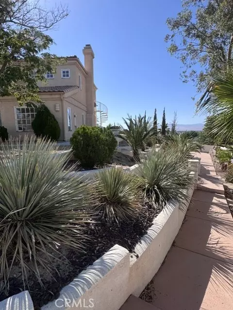 Exterior - 16445 Koda Way, Apple Valley, CA 92307 photo 4 of 11