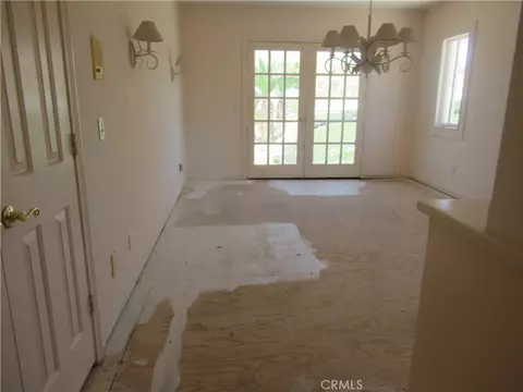 Living - 16445 Koda Way, Apple Valley, CA 92307 photo 5 of 6