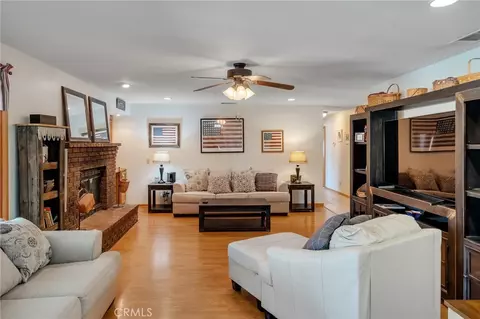 Living - 20277 Waco, Apple Valley, CA 92308 photo 3 of 3