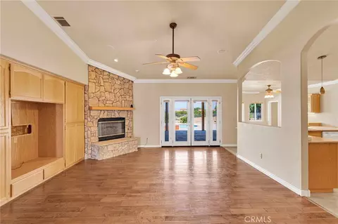 Living - 7091 Coriander, Oak Hills, CA 92344 photo 2 of 13
