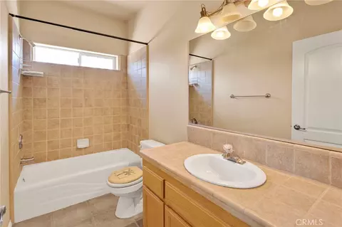 Bath - 7091 Coriander, Oak Hills, CA 92344 photo 3 of 8