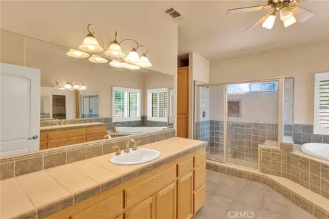 Bath - 7091 Coriander, Oak Hills, CA 92344 photo 6 of 8