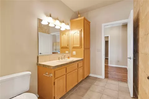Bath - 7091 Coriander, Oak Hills, CA 92344 photo 2 of 8