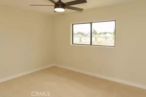 Bedroom - 15620 Comanche Rd, Apple Valley, CA 92307 photo 3 of 4