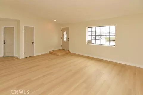 Living - 15620 Comanche Rd, Apple Valley, CA 92307 photo 1 of 2