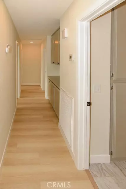 Entry Way - 15620 Comanche Rd, Apple Valley, CA 92307 photo 2 of 2