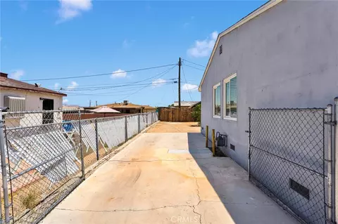 Exterior - 601 Lillian Dr, Barstow, CA 92311 photo 3 of 9